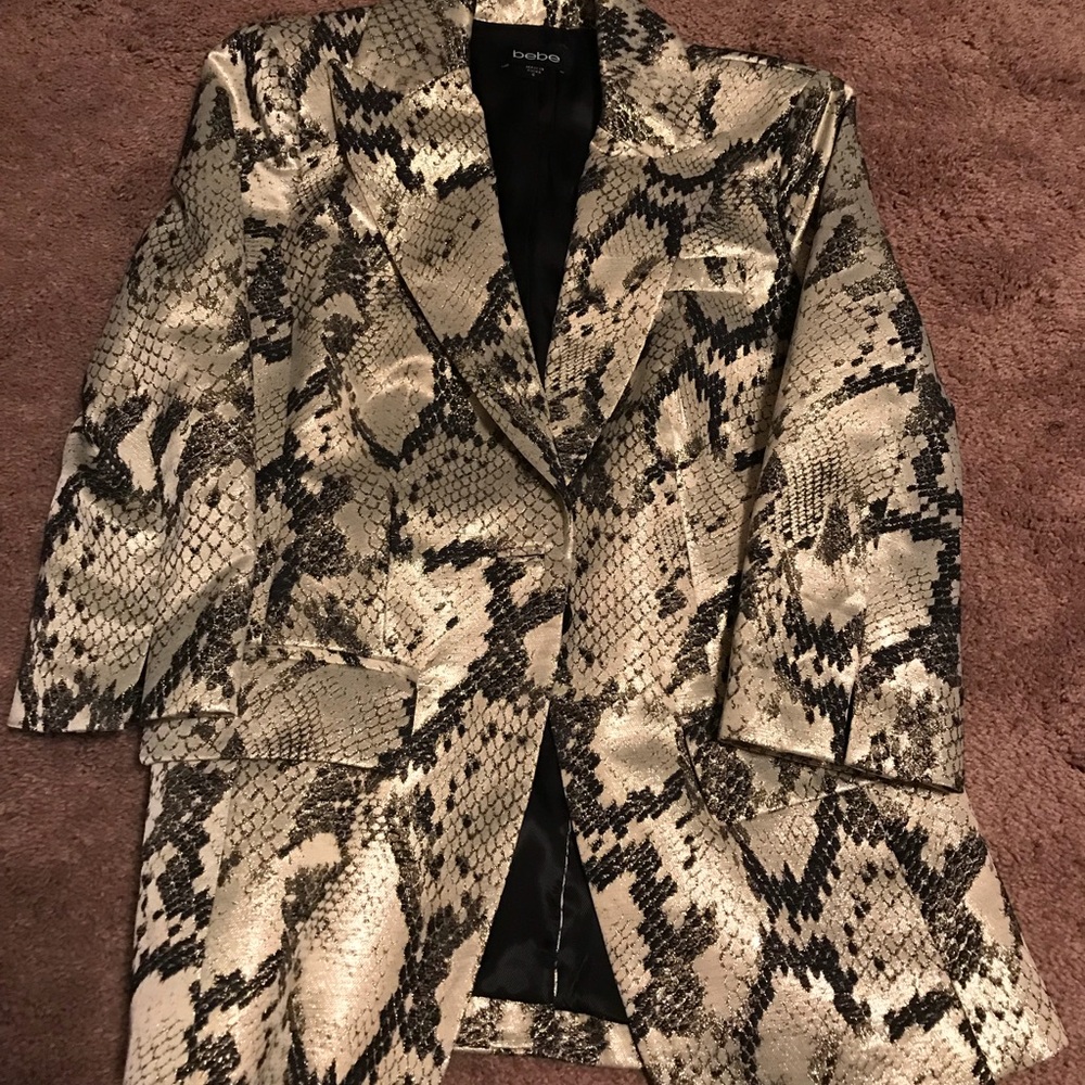 Bebe blazer size 6